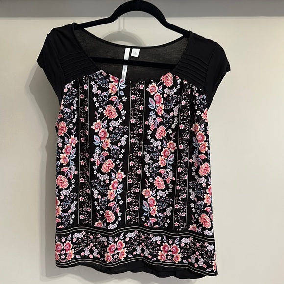 LC Lauren Conrad Tops - Lauren Conrad Floral Blouse